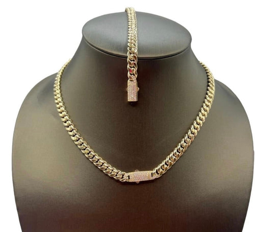 14kt gold chocker set